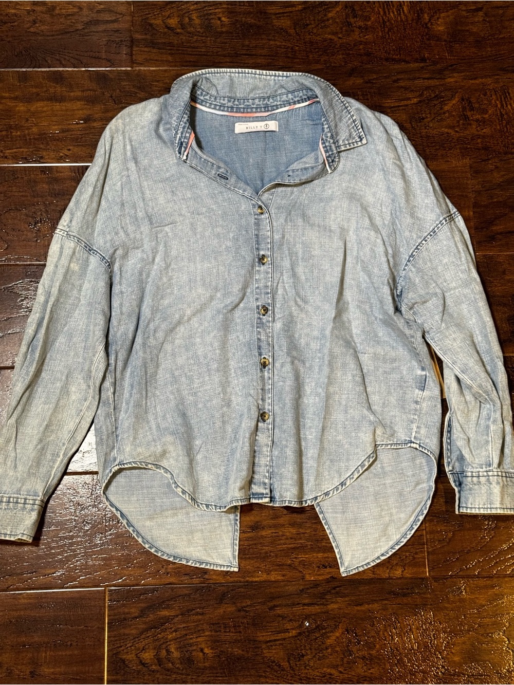 NWT Billy T Oversized Light Wash Relaxed Fit Denim Shirt Size Small